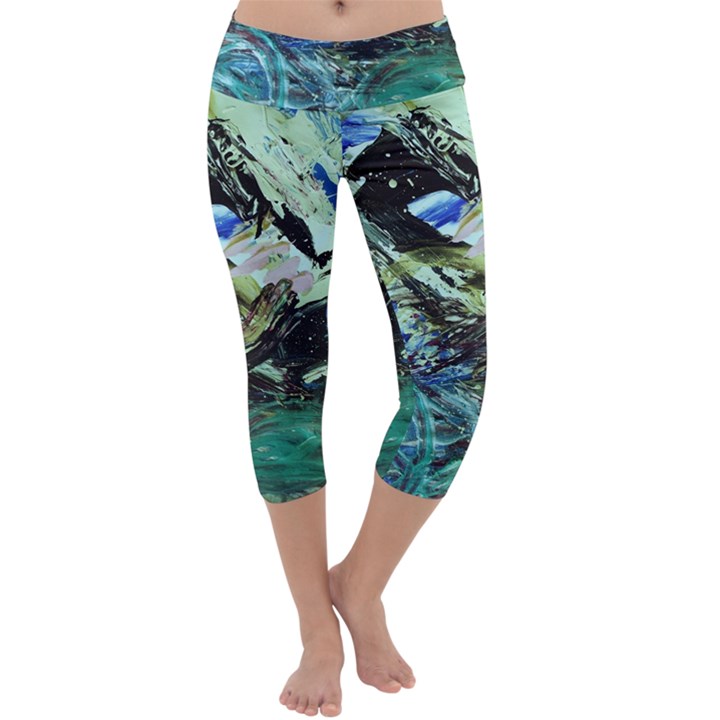 June Gloom 5 Capri Yoga Leggings