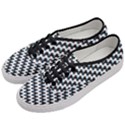 Massaging Kitties Houndstooth Pattern Women s Classic Low Top Sneakers View2