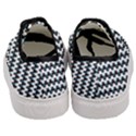 Massaging Kitties Houndstooth Pattern Women s Classic Low Top Sneakers View4