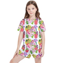 Flowers Pattern Kids  Tee And Sports Shorts Set by Sparkle