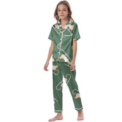 Gold Santa s Sleigh Green Print Kids  Satin Short Sleeve Pajamas Set by TetiBright