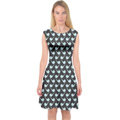 Pattern 262 Capsleeve Midi Dress by GardenOfOphir