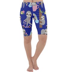 Hand-drawn-cute-sloth-pattern-background Cropped Leggings  by Simbadda