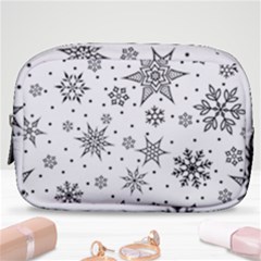 Snowflake-icon-vector-christmas-seamless-background-531ed32d02319f9f1bce1dc6587194eb Make Up Pouch (small) by saad11