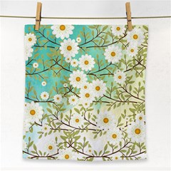 Springtime Scene Face Towel by linceazul