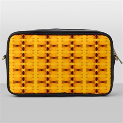 Digital Illusion Toiletries Bag (one Side) by Sparkle