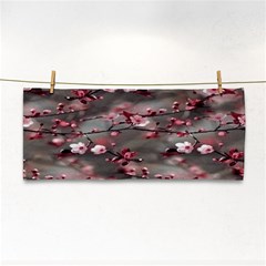 Realflowers Hand Towel by Sparkle