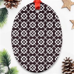 Pattern 309 Ornament (oval) by GardenOfOphir