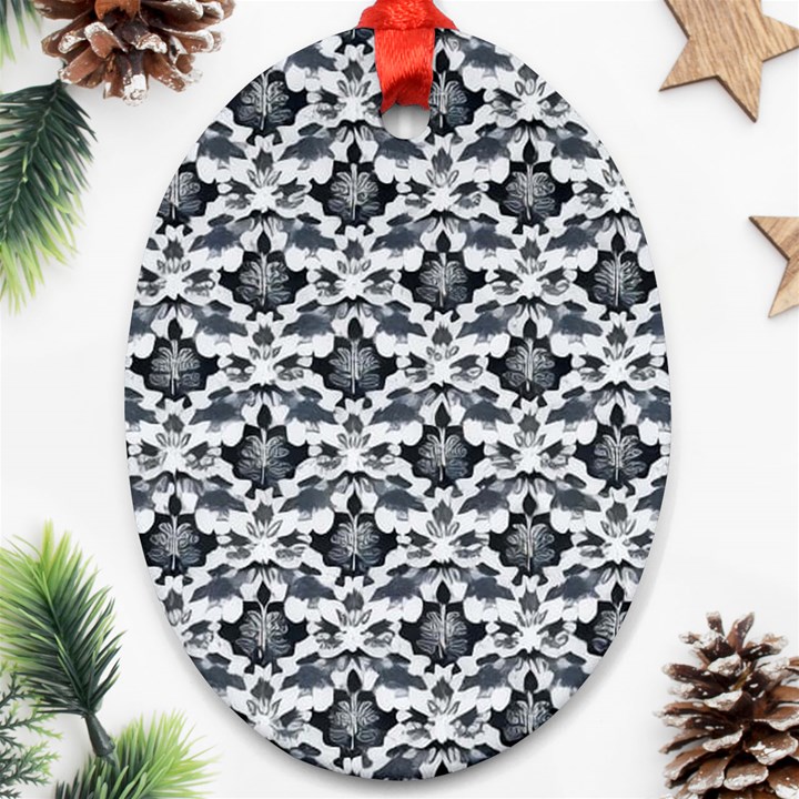 Gothic Leaf Pattern Ornament (Oval)