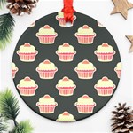 Retro 40s 50s Cupcake Pattern 4 Round Ornament (Two Sides) Front